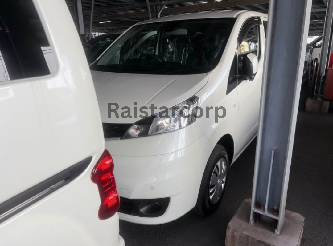 NISSAN NV200 CARGO VAN 2026