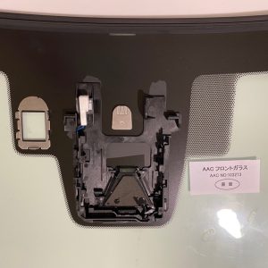 103273-1-1589521394.jpg Lexus CT Front Windscreen 56101-76B40 (2011 onward) – Green Tint, Rain Sensor, Camera Type