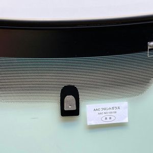 105158-1-1602050771 Nissan GT-R Front Windscreen G2700-KB50A (2007 onward) – Green Tint, Blue Shade Band