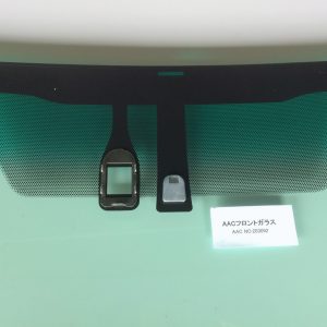 Toyota Land Cruiser Prado Heated Front Windscreen 56101-60200 (2009 onward) – Green Tint, Green Shade Band, Rain Sensor